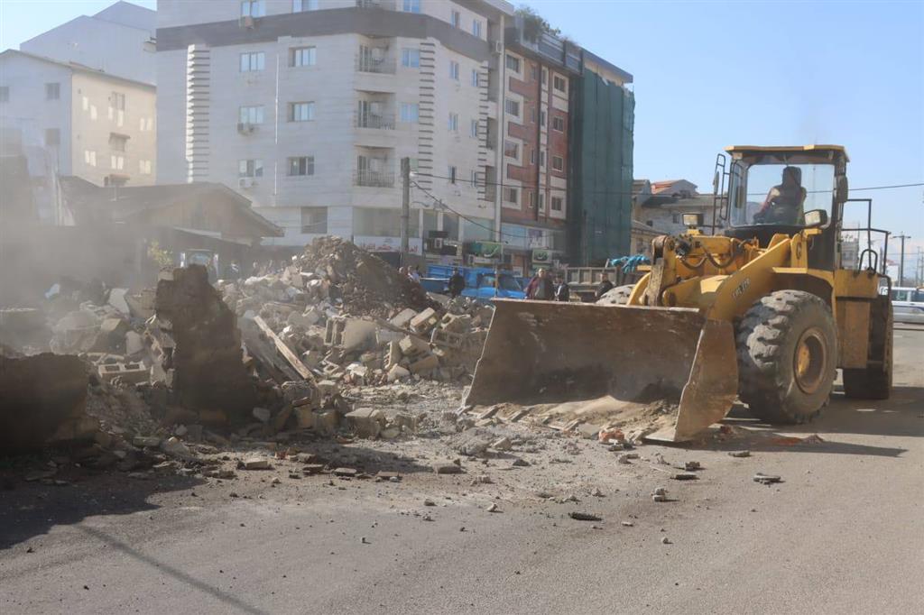 تخریب املاک تملک شده با هدف بازگشایی محور خیابان سعدی _ خیابان سرگل