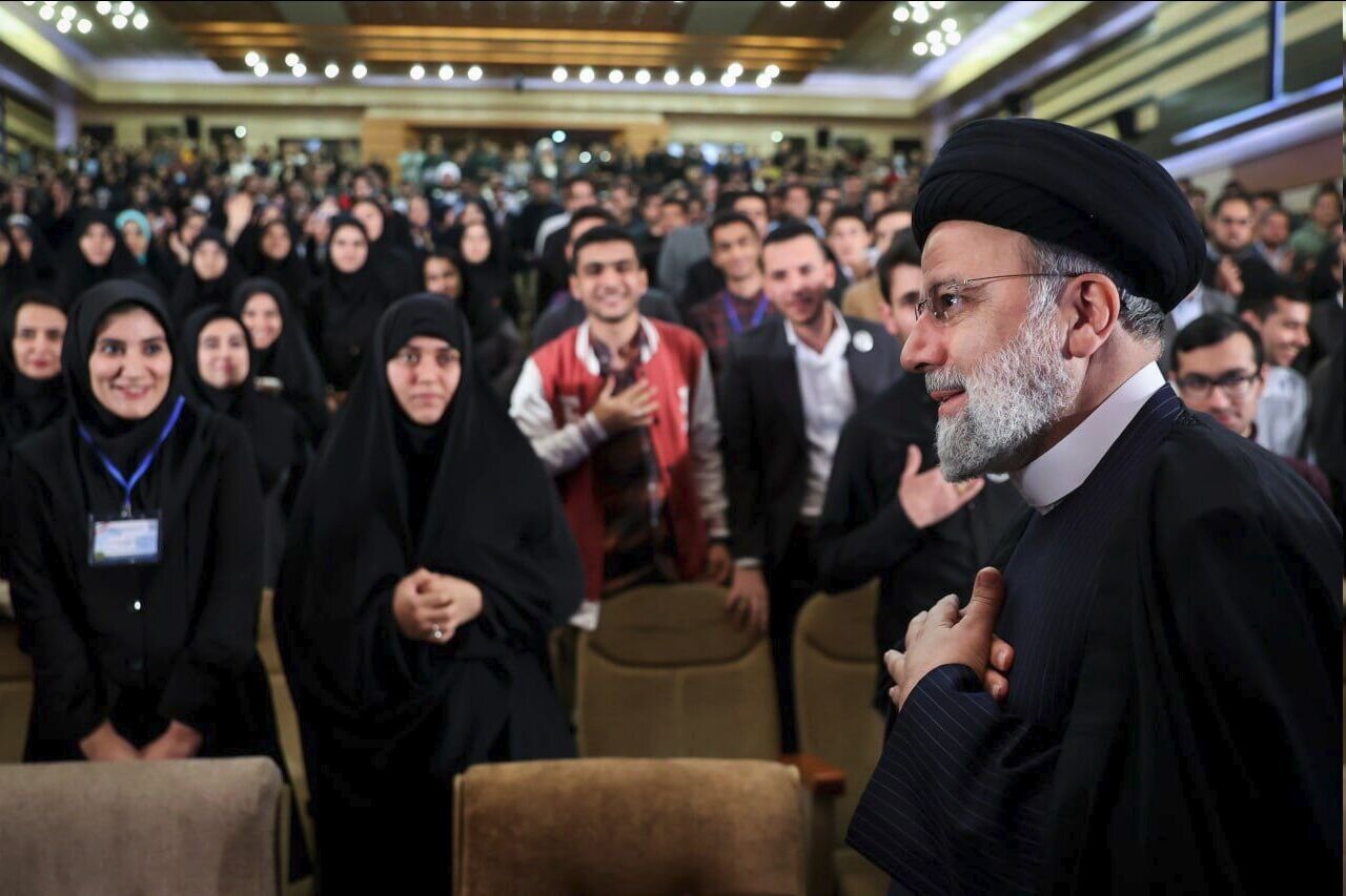 رئیس جمهور: دانشگاه اتاق فکر دولت است ؛ سر اژدهای هفت سر فساد را قطع خواهیم کرد