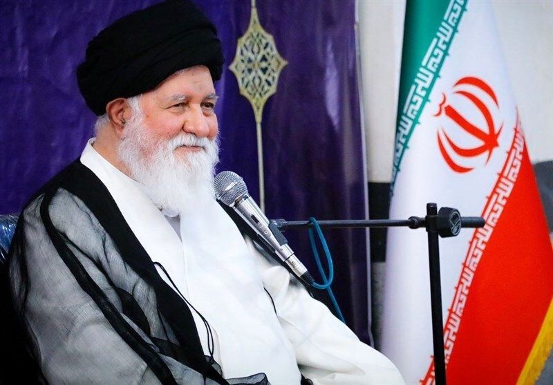 در این مملکت هیچ چیز آسیب پذیر نیست؛ نه اقتصاد، نه امنیت، نه اقتدار، خدایا بر این نعمت تو را شکر