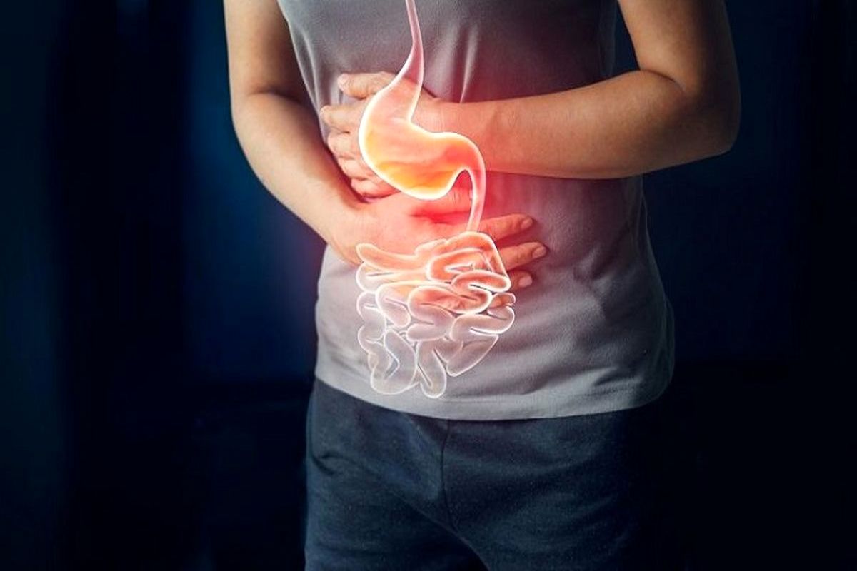 عادت‌های روزمره‌ای که نمی‌دانستید دلیل ترش کردن معده هستند