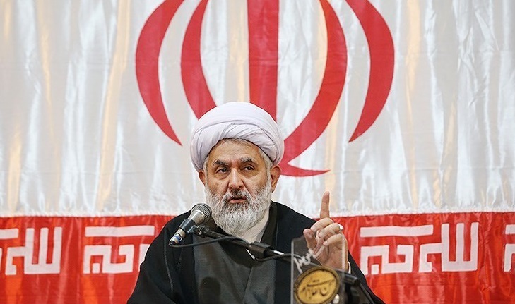 سؤال این است که پول فروش نفت ما کجا می رود؟ این پول به حساب نظام واریز می شود، اما به دلیل تحریم ها، امکان جابه جایی آن وجود ندارد